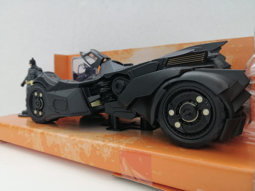 Jada Batman Arkham Knight Batmobile & Batman Escala 1:24 Negro (Usado)