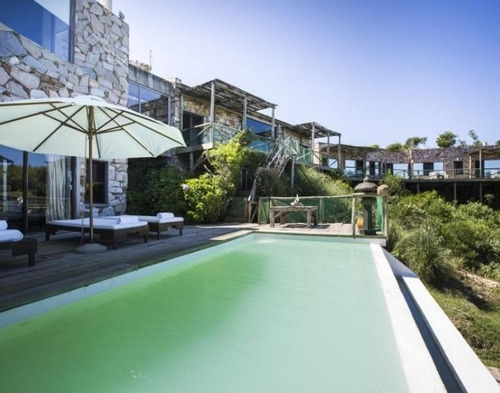 Casa En Venta De 6 Dormitorios En La Boyita