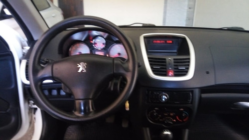 Peugeot 207 Xr 1.4 8v 4 Portas