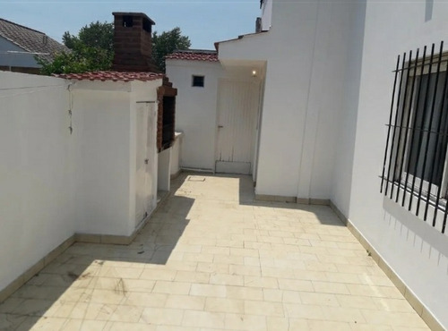 Imagen 9 de 9 de Chalet En La Lucila Del Mar Super Comoda A 200 Metros Del Pinar !!