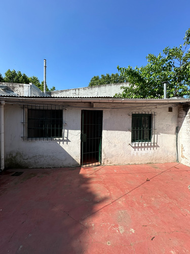 Casa 4 Ambientes + Local En Victoria, Calle Constitucion