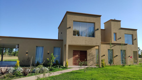 Casa En Estancia La Macarena