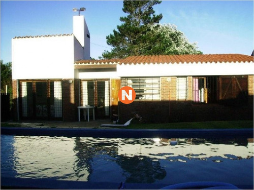 Casa En Venta Y Alquiler, Rincón Del Indio, Punta Del Este, 4 Dormitorios.- Ref: 205253