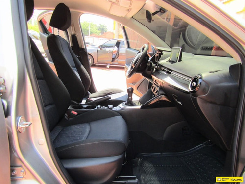 Imagen 12 de 14 de Mazda 2 1.5 Touring