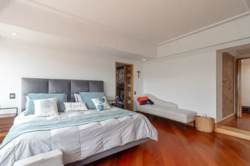 Apartamento En Venta En Chicó Navarra. Cod V16129
