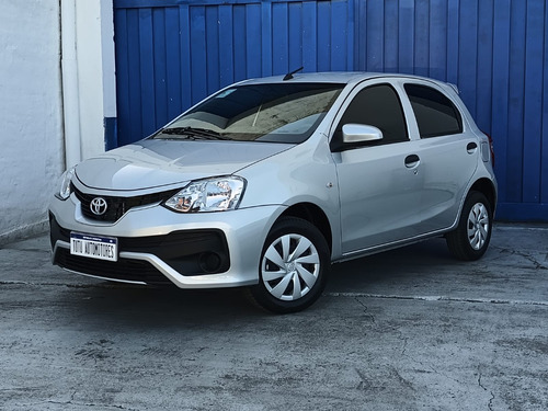 Toyota Etios X 1.5 6m/t