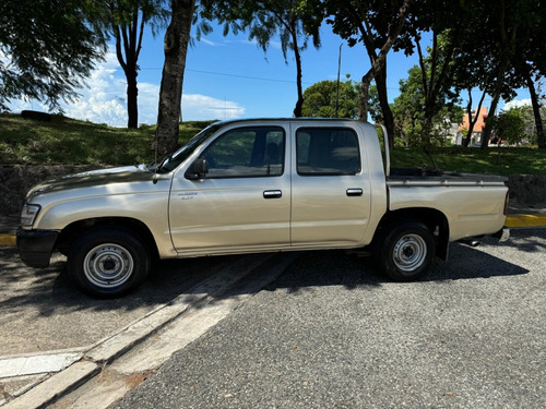 Toyota Hilux 2003, Impecable