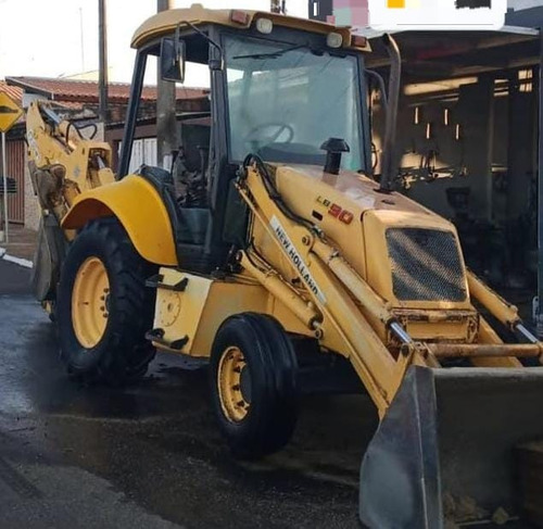 Retroescavadeira 4x2