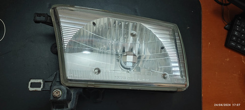 Faro Izquierdo Toyota 4 Runner 99 - 02