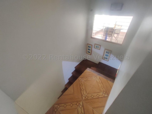 Rent-a-house Vende Bellísima Casa, Conectado A Pozo De Agua, Res. Villas Apamate, Maracay, Estado Aragua, 25-14387 Gf