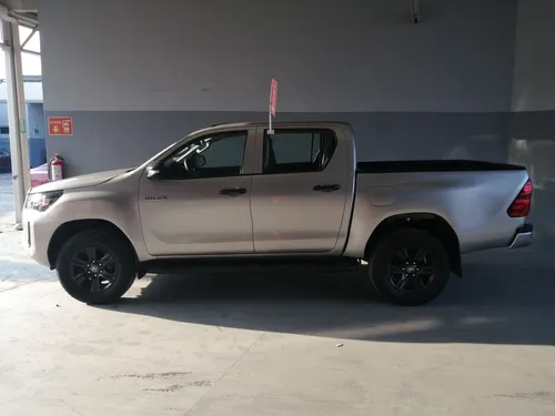Toyota Hilux 2.7 SR Doble Cabina Mt
