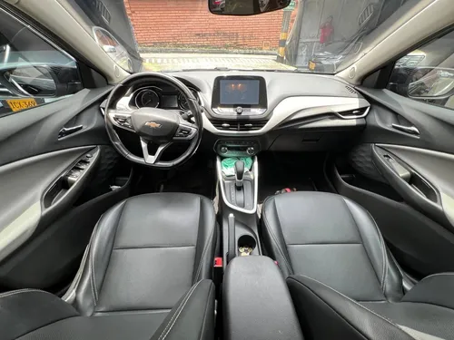 Chevrolet Onix 1.0T Premier Hatch At