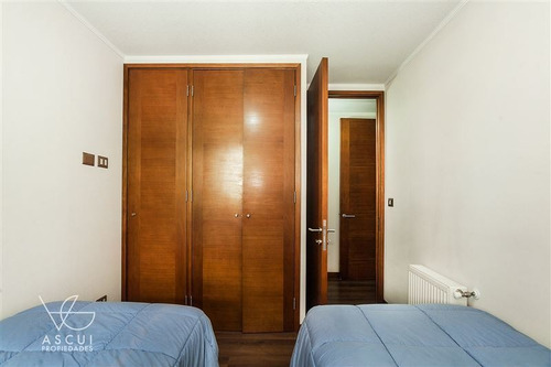 Departamento En Venta De 2 Dorm. En Lo Barnechea