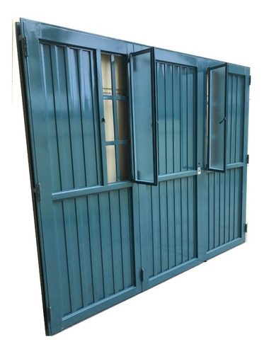 Imagen 4 de 8 de Porton Chapa Simple Bastonado Postigo Lateral Abrir 240x200