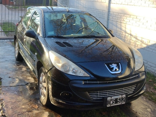 Peugeot 207 xs sedan 5 patas.