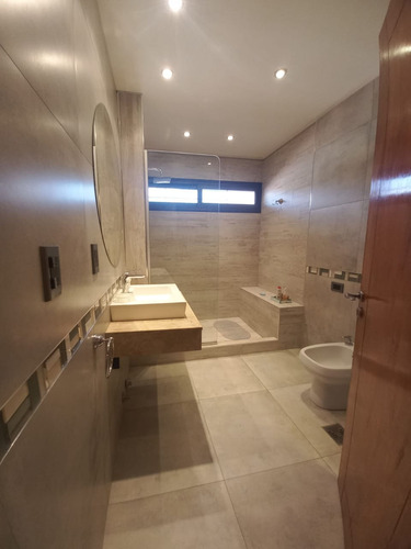 Excelente Casa En El Barrio Vista Andina ,maipu!!