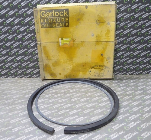 New Garlock 23x6426 Split Klozure Oil Seal 21.750 O.d. .813