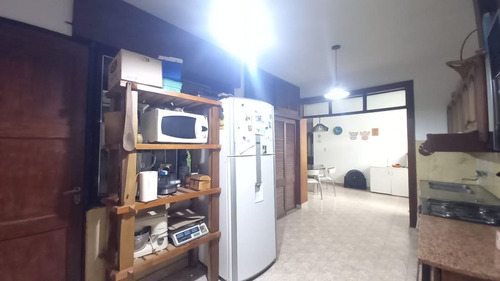Casa En Venta 4 Dormitorios. B° Los Naranjos