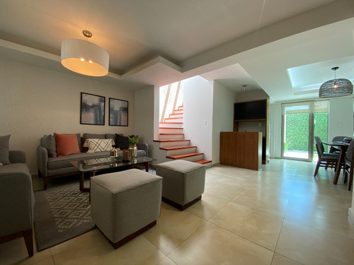 Casa Residencial En Tecamac Ojo De Agua, 3 Recamaras, Alberca Y Parque En Zona De Amenidades, Pequeño Cluster