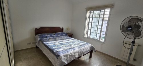 Venta Casa De 2 Dormitorios Con Piscina En Miguel Muñoz