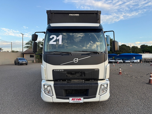Volvo Vm 270 2021 Baú Sider Completo