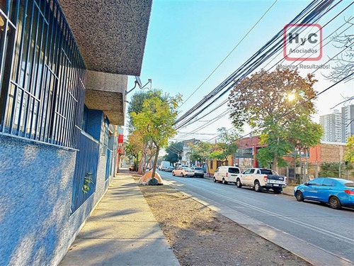 Imagen 3 de 22 de Casa En Venta De 6 Dorm. En Santiago
