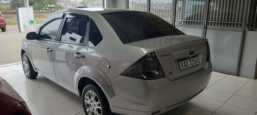 Ford Fiesta 1.6 Ambiente Plus Mp3 2010