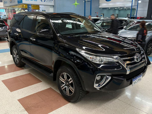 Toyota Hilux SW4 2.7 SRV 7 LUGARES 4X2 16V