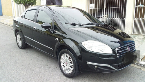 Fiat Linea 1.8 16v Essence Flex Dualogic 4p 2015