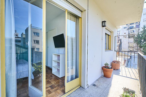 Departamento 4 Ambientes Luminoso Con Balcon Y Bajas Expensas En Colegiales