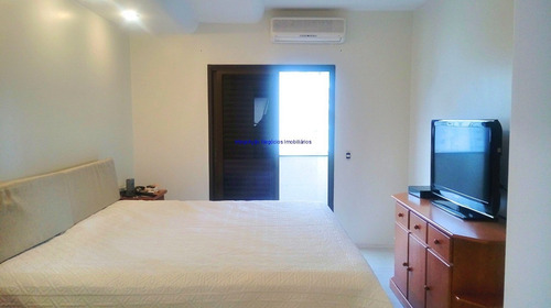 Imagem 18 de 29 de Apartamento 210m², 04 Dormitórios (sendo 02 Suítes), 05 Banheiros E 04 Vagas Na Garagem. Condomínio Com Portaria 24hrs, Piscina, Academia E Salão - 20092505 - 68555825