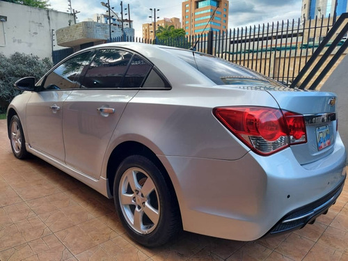 Imagen 4 de 10 de Chevrolet Cruze