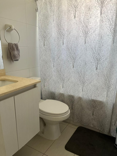 Casa Con 4 Dormitorios, En Condominio Con Control De Acceso