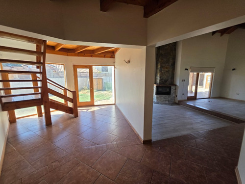 En Venta Casa En Rinconada De Los Andes Estilo Chilena 4h 3b