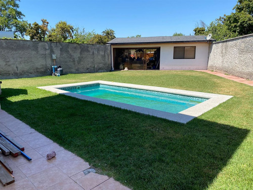 Casa En Venta De 4 Dorm. En Isla De Maipo
