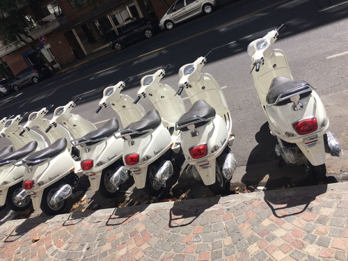 Imagen 15 de 25 de Vespa Vxl 150