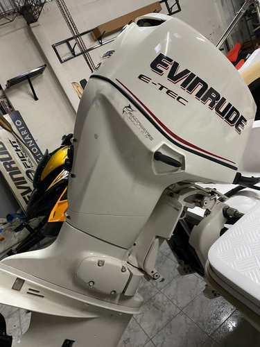 Imagen 4 de 7 de Lancha Bahia 510 Con Evinrude 90 Hp