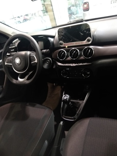 Fiat Cronos 1.8 16v Precision