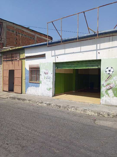 Casa Con Local Comercial En San Carlos