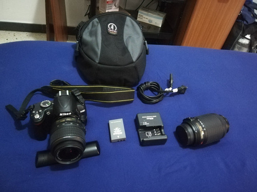 Imagen 9 de 9 de Cámara Fotográfica Nikon D3000 + Lentes + Cargador + Bolso
