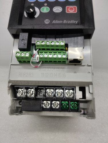 Allenbradley Variador Power Flex40 22a-a8p0n114 2hp 220v 1ph (Usado)