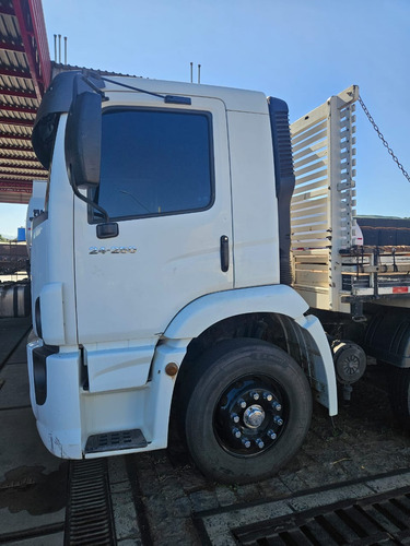 Vw 24-250 Carga Seca 11/12 Bituck 8x2 Branco