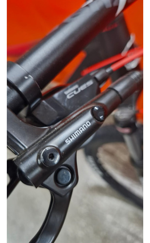 Bicicleta Venzo Stinger Mtb R29 Monoplato 10 Vel Shimano Negro/rojo M