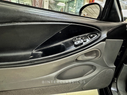 Ford Mustang 3.8 V6 Gasolina 2p Manual