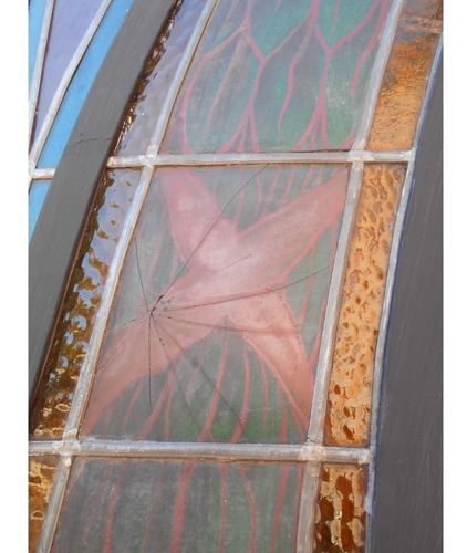 Antigua Cúpula De Hierro Con Vitraux Recto Chapasusadas