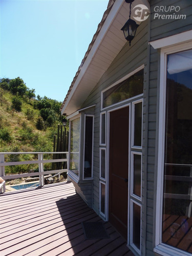 Casa En Venta De 4 Dorm. En Olmué