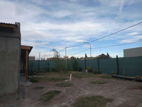 Casa En Venta - 1 Dormitorio 1 Baño - Monoambiente - 300mts2 - Villa Regina