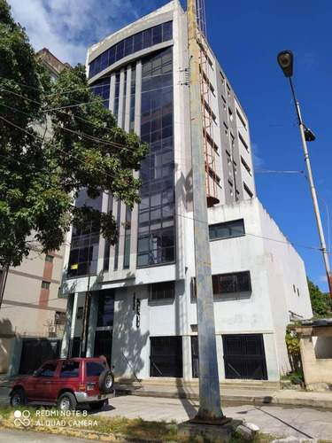 Imagen 1 de 5 de Victoria Alquila Oficina Ubicada En Av. Bolívar Norte. Calle Majay Edificio Kokuy. 