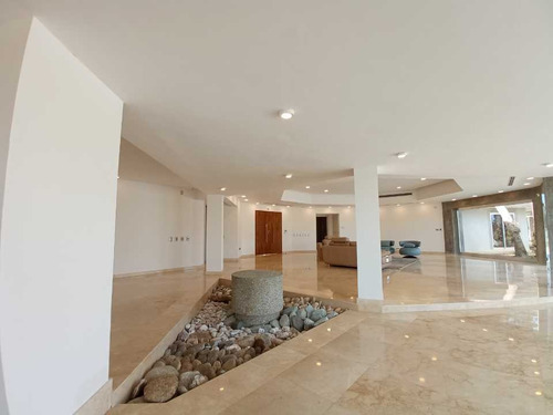 Imagen 9 de 29 de Se Vende Casa 900 M² 6h/7b/10pe La Lagunita