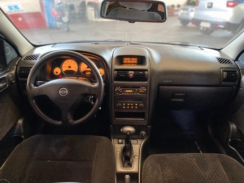 Imagem 2 de 9 de Chevrolet Astra Hatch Advantage 2.0 Automatico
